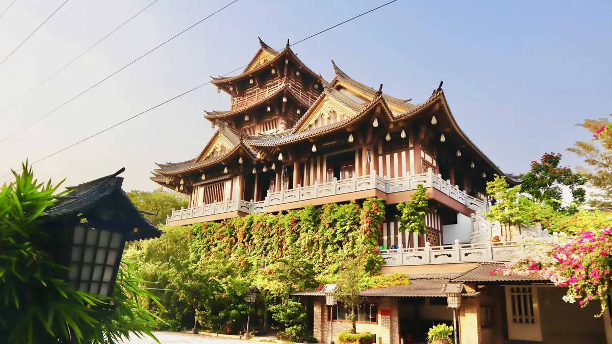 Chùa Sài Gòn: 12 Địa điểm linh thiêng cầu duyên và tài lộc 7 chua sai gon 12 dia diem linh thieng cau duyen va tai loc 4