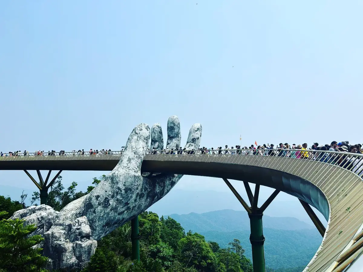 Khám phá Việt Nam theo cách của CNN: 8 trải nghiệm tuyệt nhất 11 Cầu Vàng Đà Nẵng - Timeout Việt Nam