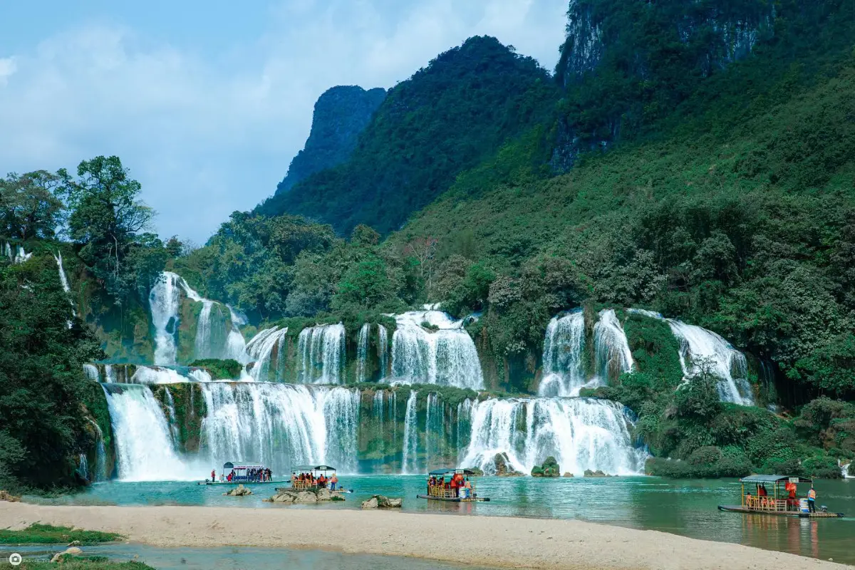 Khám phá Việt Nam theo cách của CNN: 8 trải nghiệm tuyệt nhất 8 Thác Bản Giốc - Timeout Việt Nam