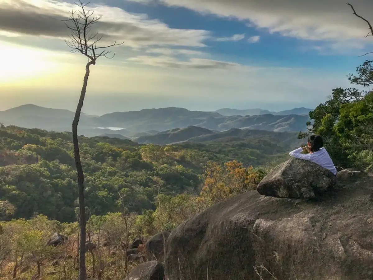 Trekking miền Trung: 10 cung đường đẹp nhất và cẩm nang A-Z 5 Vườn Quốc gia Núi Chúa - Timeout Việt Nam